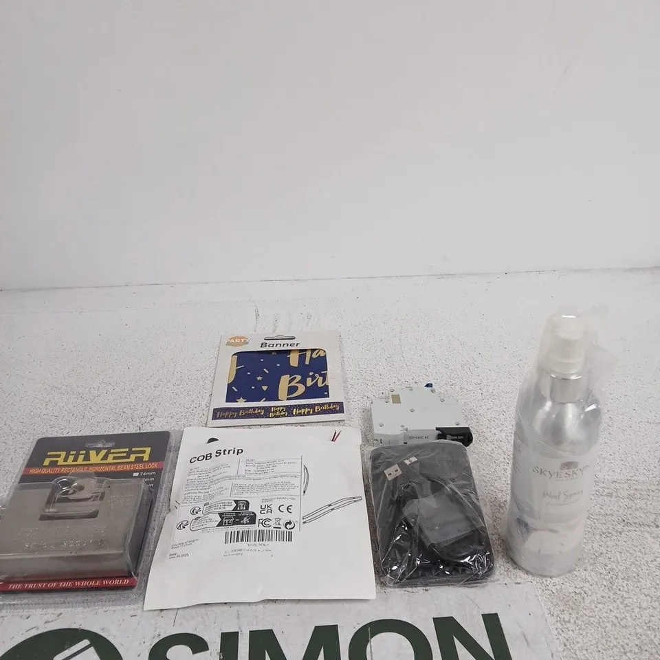 TOTE OF APPROXIMATELY 10 ASSORTED ITEMS INCLUDING SKYESKYNS WOOL SPRAY BY LITTLE BEAU SHEEP, A PORTABLE CHARGER AND PROTEK HDM16-1C06