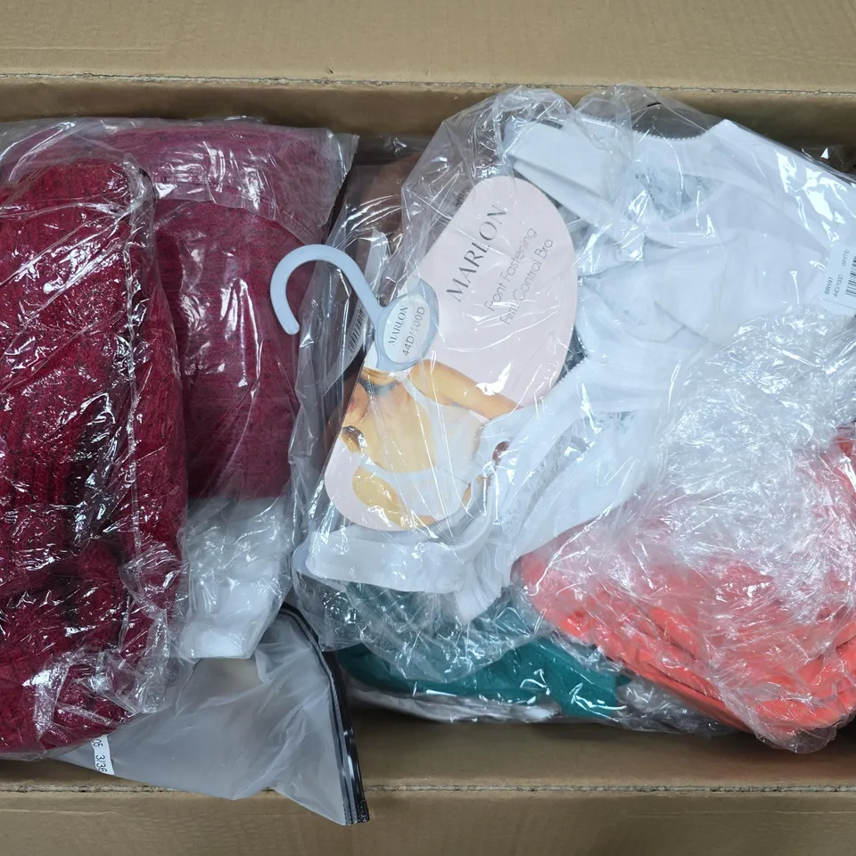APPROXIMATELY 20 ASSORTED CLOTHING ITEMS IN VARIOUS SIZES, STYLES & COLOURS TO INCLUDE BRANDS SUCH AS REGATTA, NORTHGATE, MARLON, ETC - COLLECTION ONLY