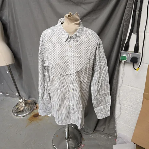 FRENCH CONNECTION MEN'S SHIRT – WHITE WITH SMALL BLACK FLORAL PRINT, SIZE M