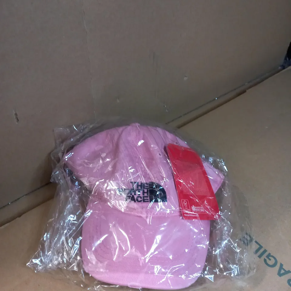 THE NORTH FACE PINK CAP 