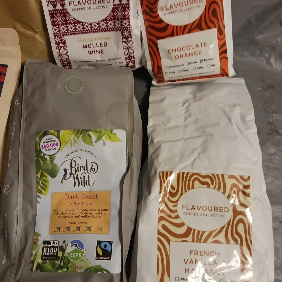 LOT OF 9 ASSORTED PACKETS OF COFFEE TO INCLUDE BEANS AND GROUND