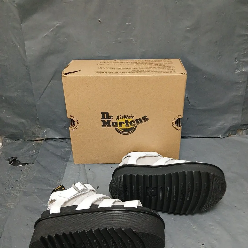 BOXED PAIR OF DR MARTENS BLAIR QUAD WHITE STOMP SANDALS - UK 6 