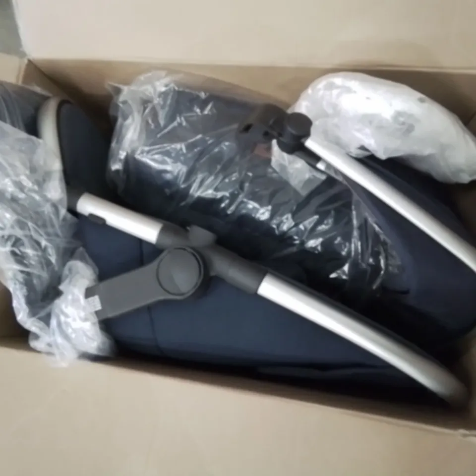 BOXED DOONA CAR SEAT & STROLLER NITRO BLACK (1 BOX)