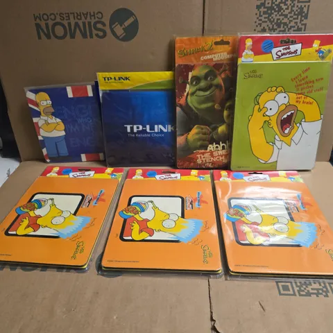 APPROXIMATELY 7 ASSORTED COMPUTER MOUSE PADS IN VARIOUS STYLES
