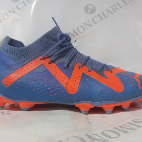 BOXED PAIR OF PUMA FOOTBALL BOOTS IN BLUE/ORANGE UK SIZE 4
