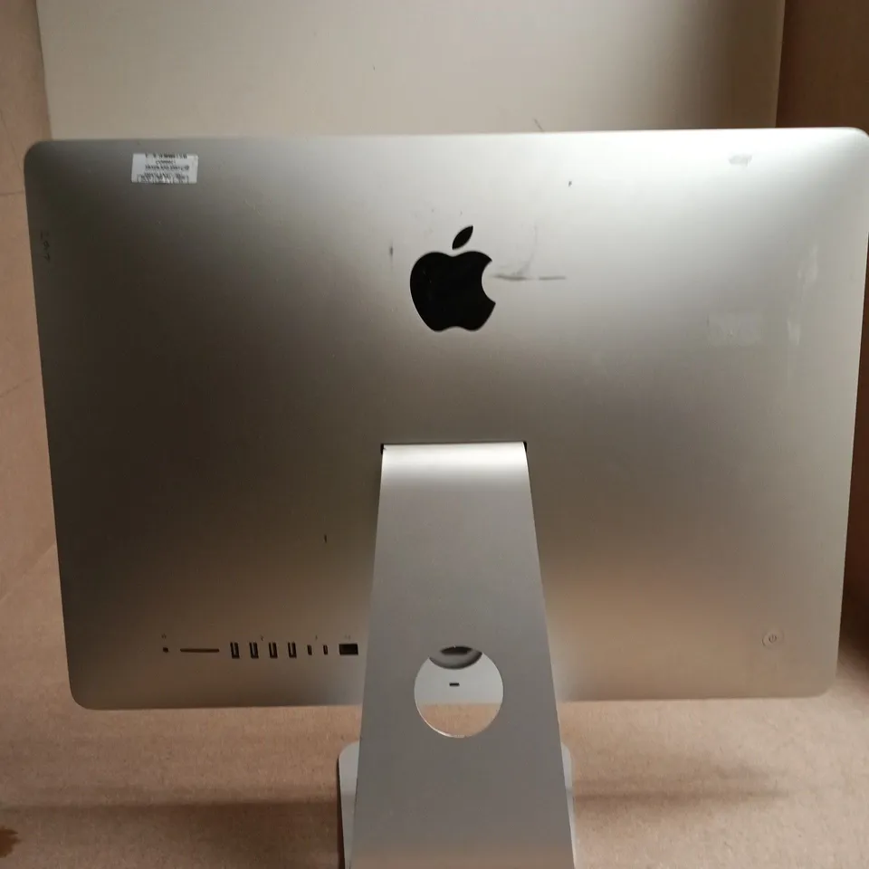 APPLE IMAC 21.5-INCH ALL-IN-ONE (IMAC18,2/A1418) – SILVER