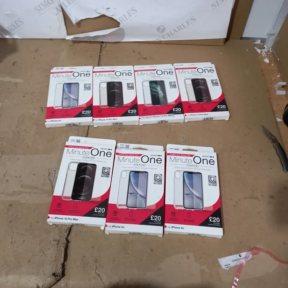 LOT OF 7 TECH 21 MINUTE ONE CLEAR IPHONE XR, IPHONE 12 PRO MAX CASES