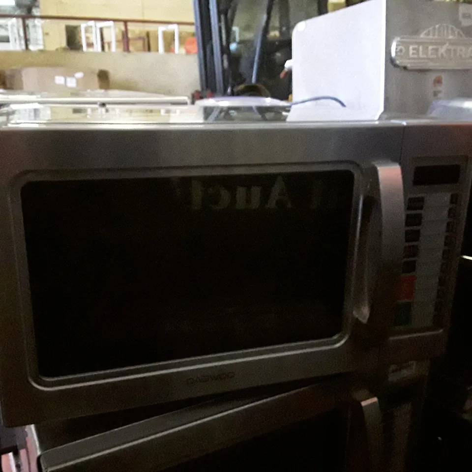 DAEWOO KOM-9P11 COMMERCIAL MICROWAVE OVEN