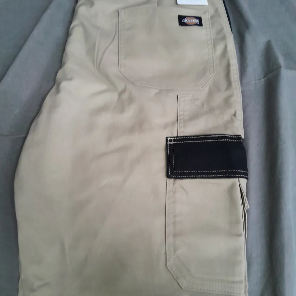 DICKIES MENS CARGO SHORTS BEIGE SIZE 36