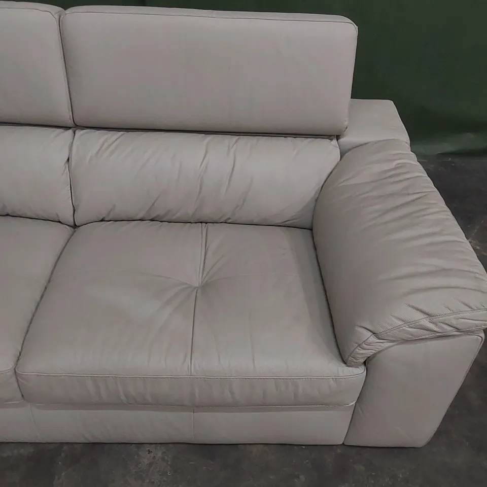 DESIGNER 3-SEATER LEATHER UPHOLSTERED SOFA WITH ADJUSTABLE HEADRESTS 