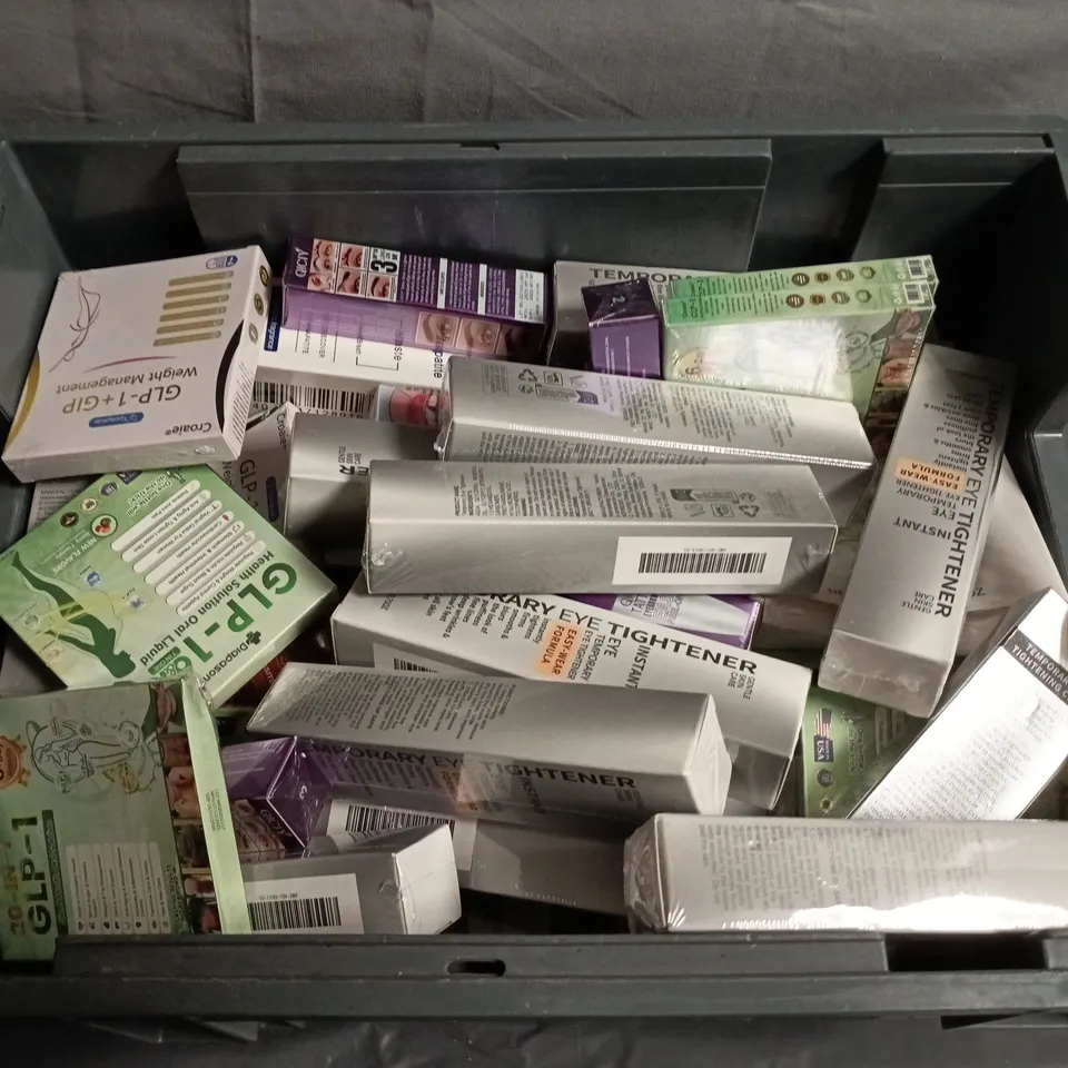 APPROXIMATELY 15 ASSORTED HEALTH & BEAUTY PRODUCTS TO INCLUDE EYE TIGHTENER, EYEBROW GEL