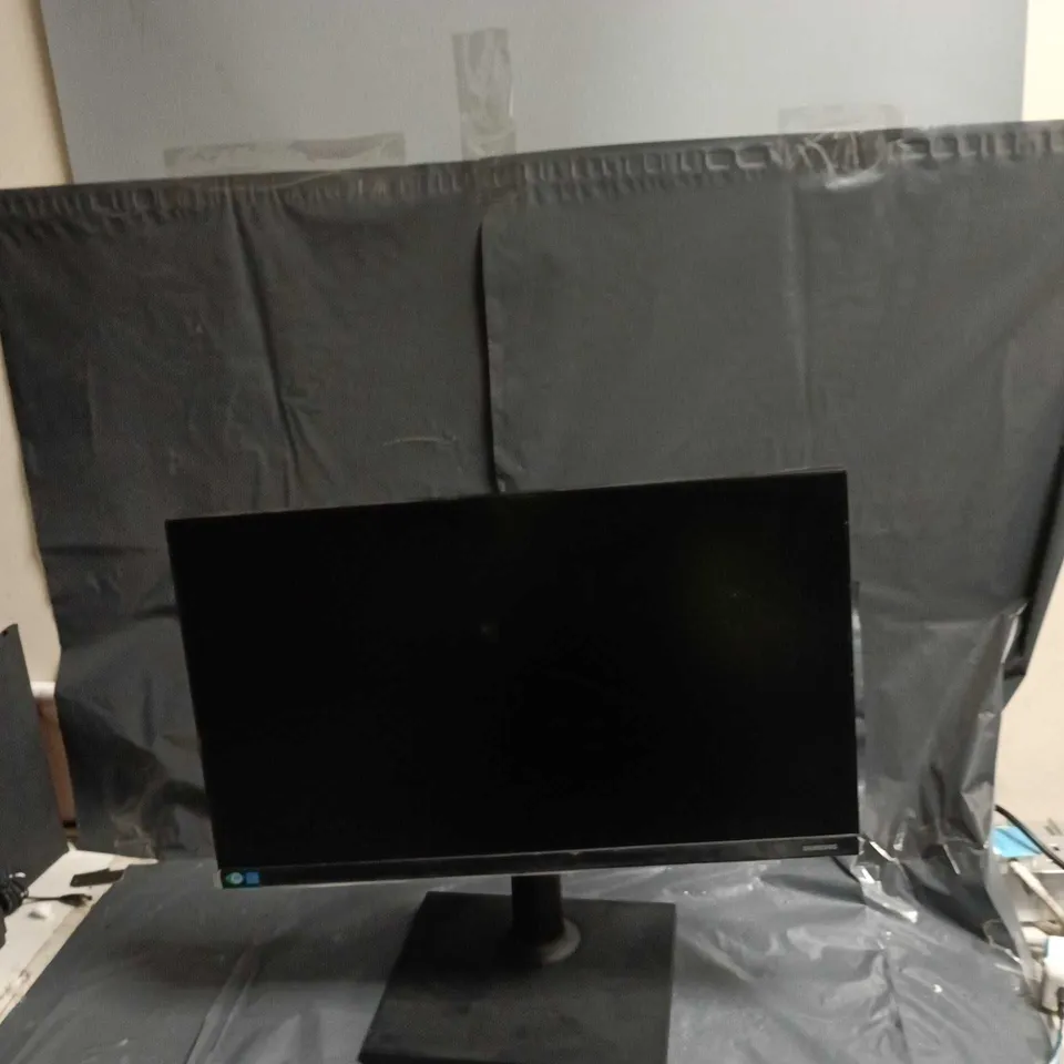 SAMSUNG COLOUR DISPLAY MONITOR ON STAND – MODEL F22T450