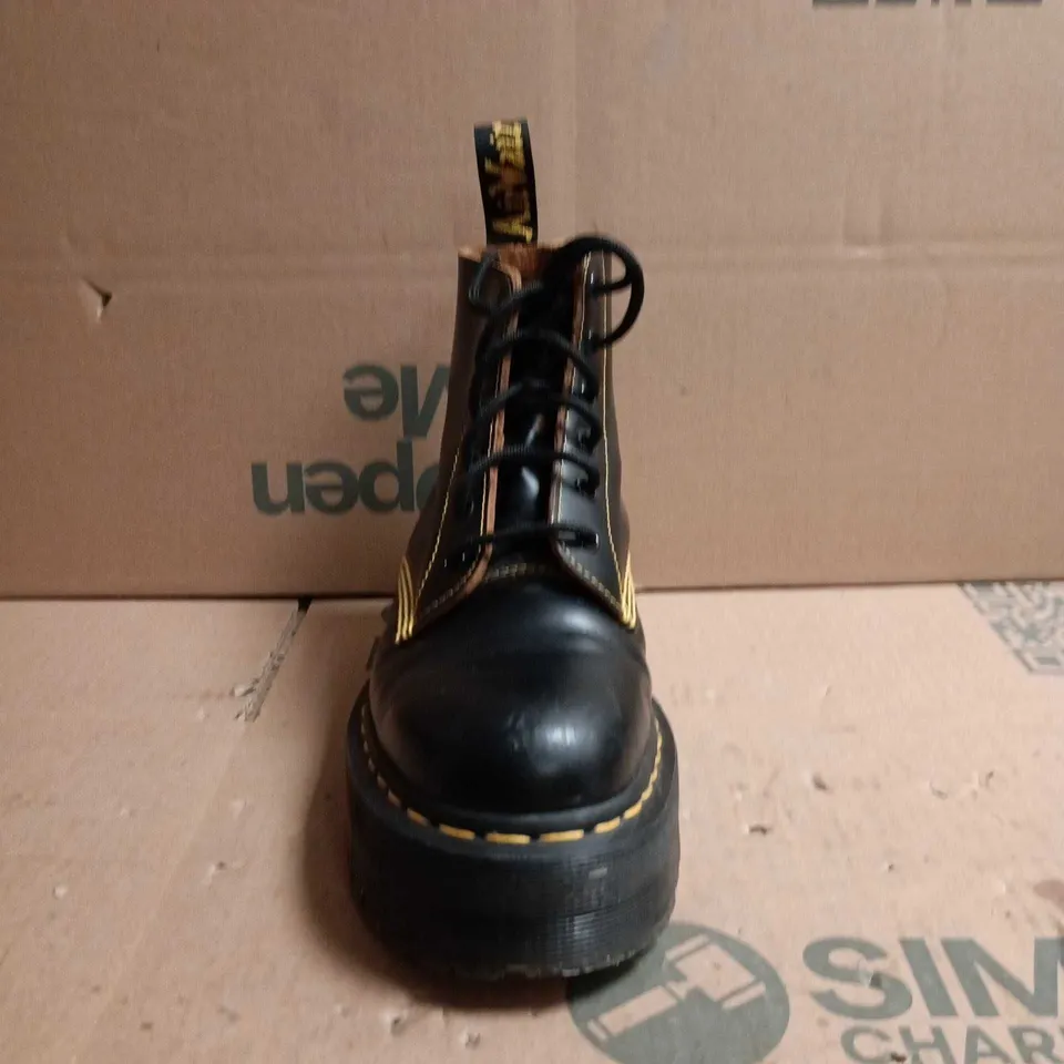 DR MARTENS AIRWAIR ANKLE BOOTS BLACK SIZE 6