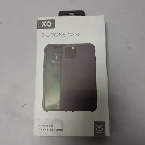 APPROXIMATELY 50 BRAND NEW BOXED XQ PHANTOM PROTECTIVE CASES FOR IPHONE 6.5" 2019 MODEL 