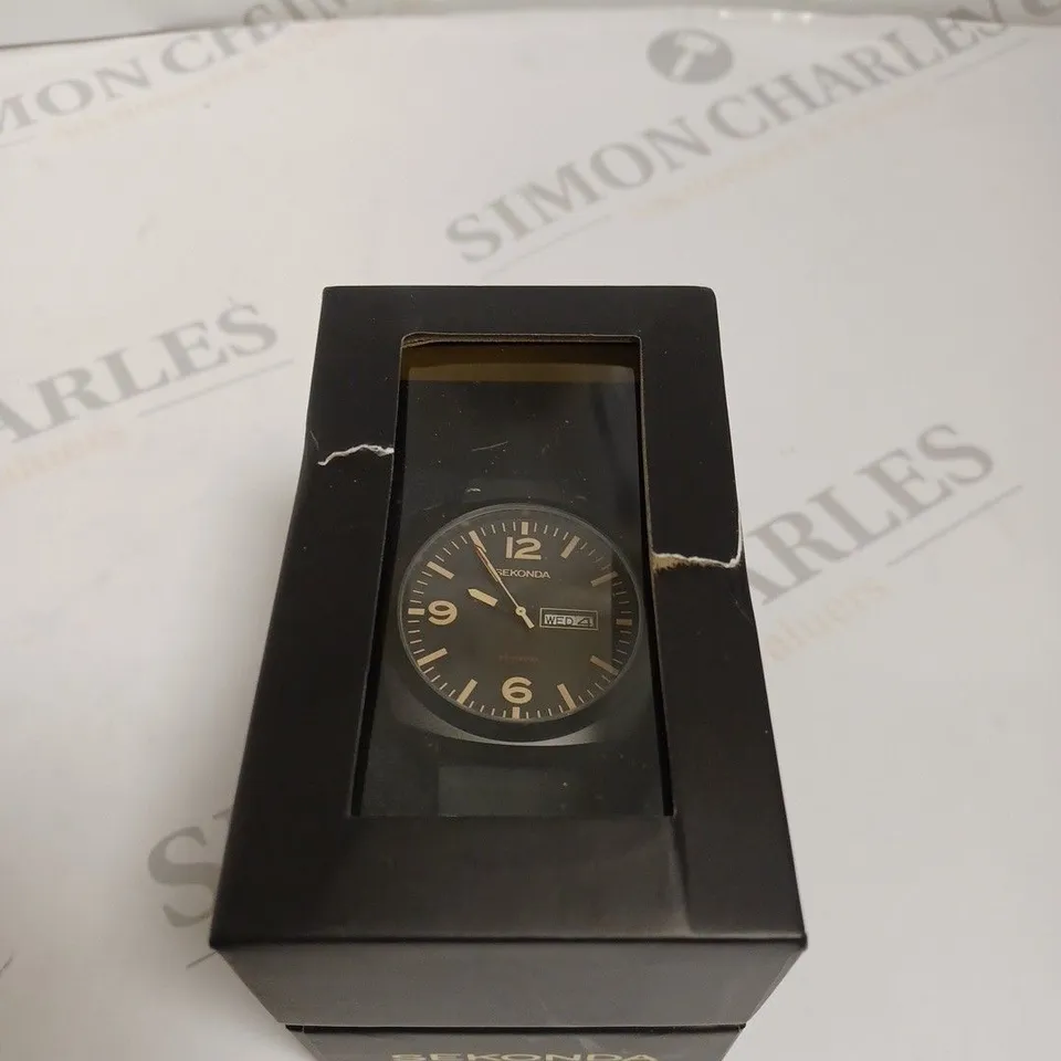 BOXED SEKONDA GENTS SQUARE CASE WATCH WITH GENUINE LEATHER STRAP - BLACK