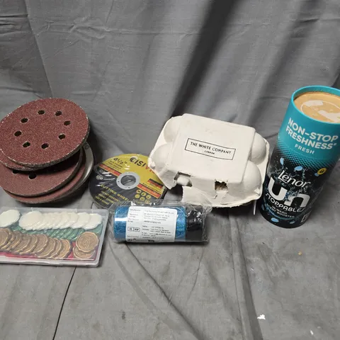 APPROXIMATELY 12 ASSORTED HOUSEHOLD ITEMS TO INCLUDE CUTTING WHEEL, LENOR UNSTOPPABLES, WHITE COMPANY FELT EGGS, ETC