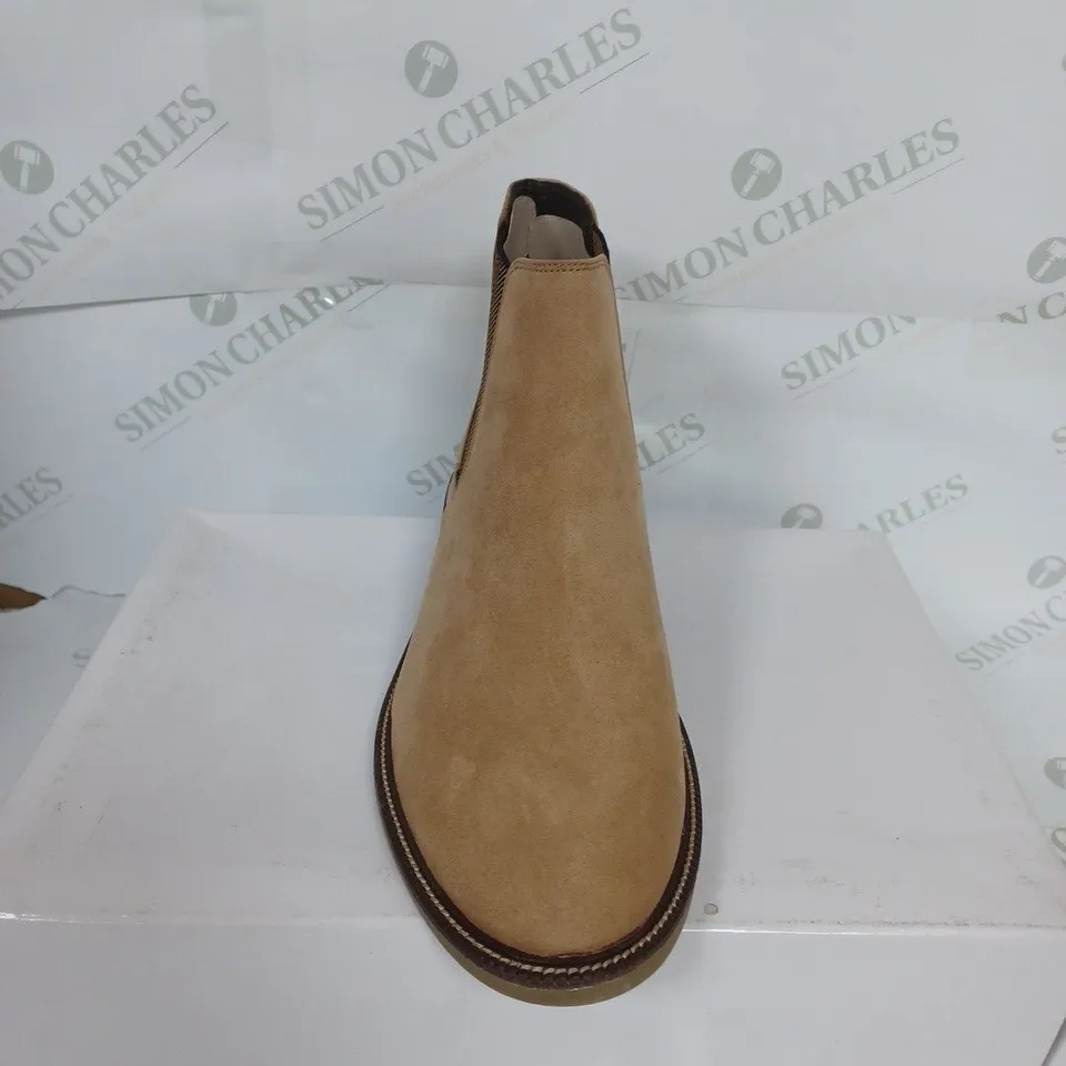 BOXED MENS MARSH MICROSUEDE SHOES IN BISCUIT SIZE 11