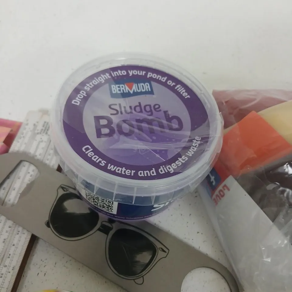 ASSORTED HOUSEHOLD ITEMS – MIXED LOT INCLUDING SA PRODUCTS CASE, DAMP-PROOFING CREAM, INCENSE, SUNGLASSES & MISCELLANEOUS ACCESSORIES