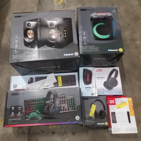 PALLET CONTAINING ASSORTED ELECTRICAL RETURNS INCLUDING BLUETOOTH BOOKSHELF SPEAKERS, 4-IN-1 GAMING KIT, WIRELESS HEADPHONES, AERIAL & FM ALARM CLOCK
