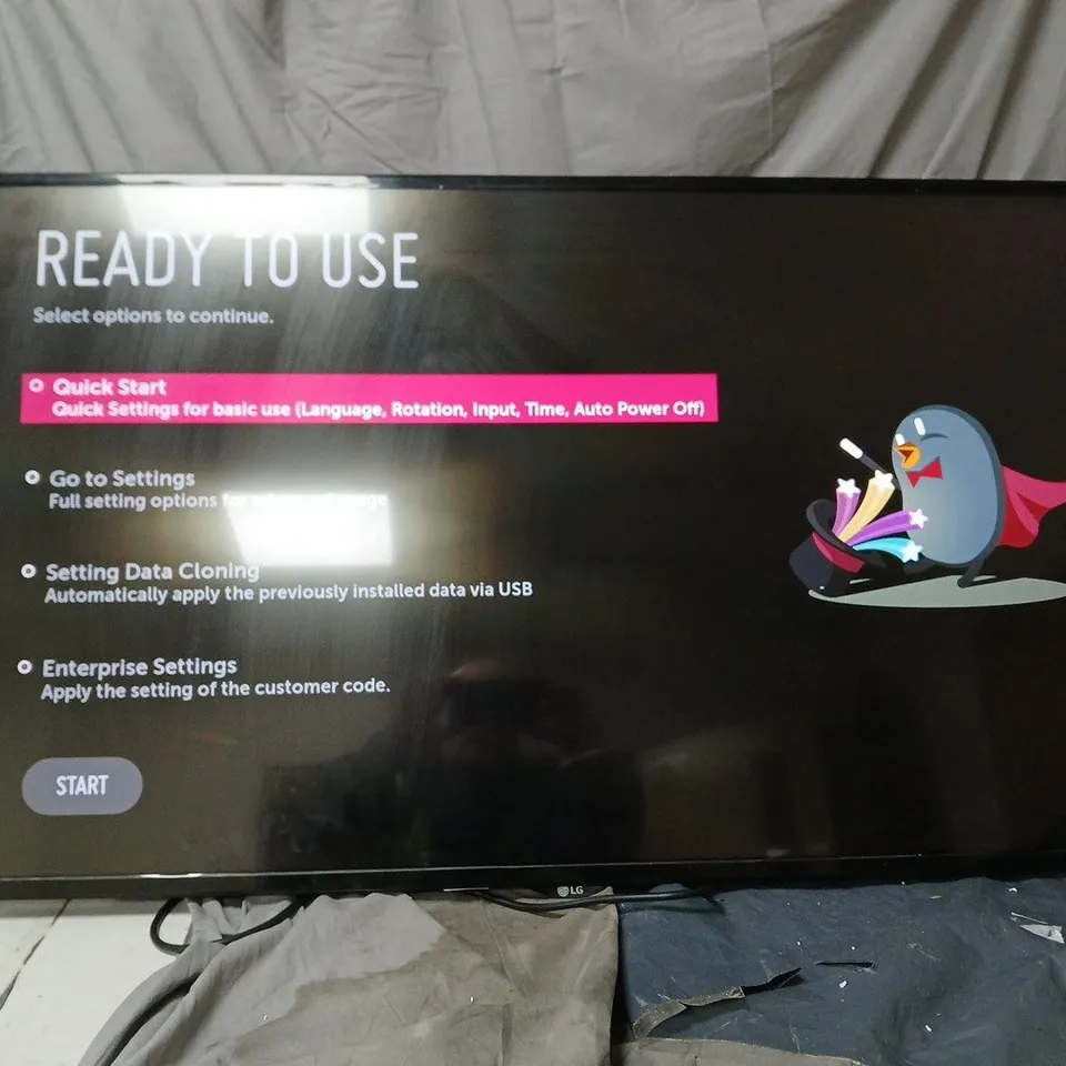 LG 49SM5KE-B 49-INCH PROFESSIONAL SIGNAGE DISPLAY. BOXED. NO POWER SUPPLY OR ACCESSORIES.