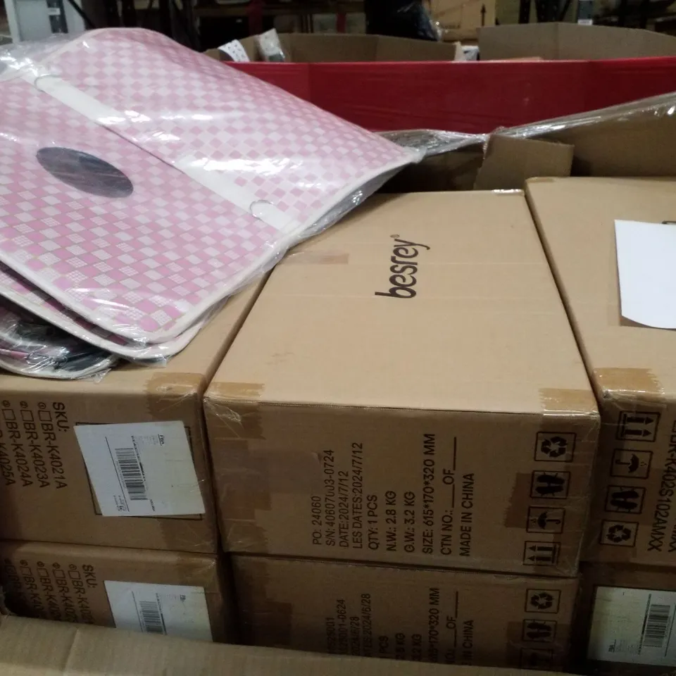 PALLET CONTAINING APPROXIMATELY 28 BESREY KIDS SCOOTERS & 3 PINK PET BACKPACK SETS 