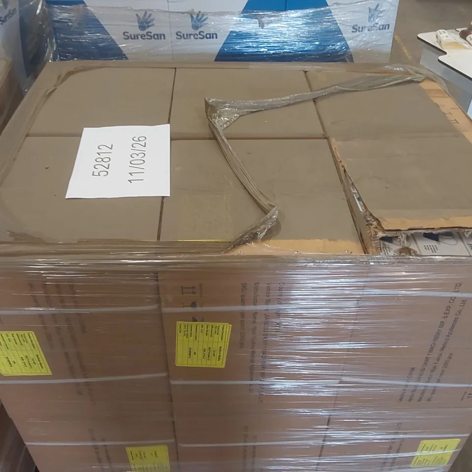 PALLET CONTAINING A VERY LARGE QUANTITY OF MEDICAL FACE MASKS