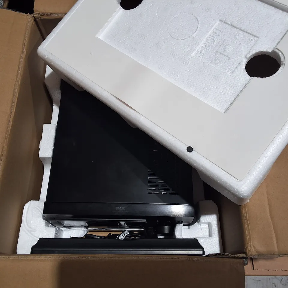 DENON CD RECEIVER IN BLACK - RCD-M41DAB