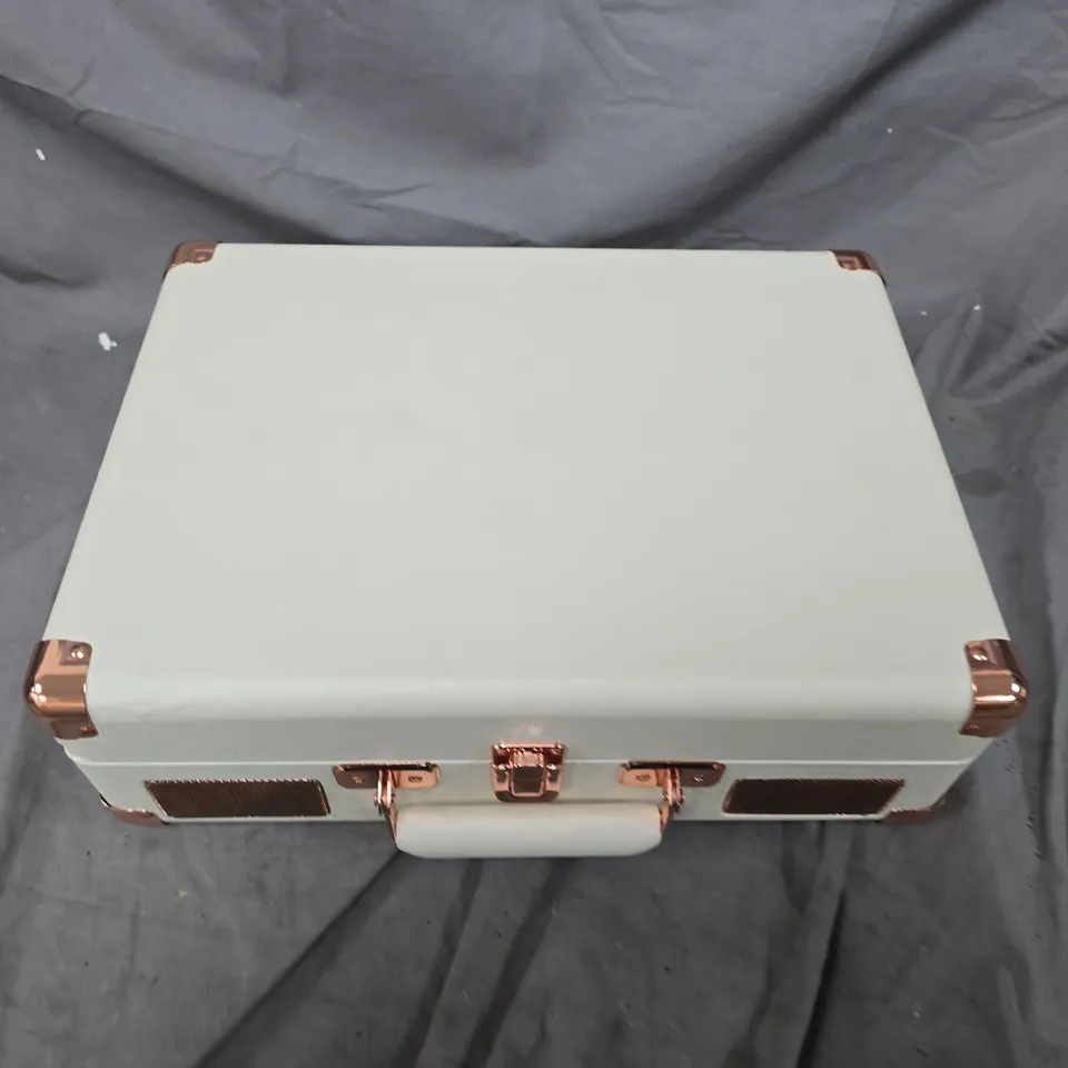 BOXED AUNA TURNTABLE