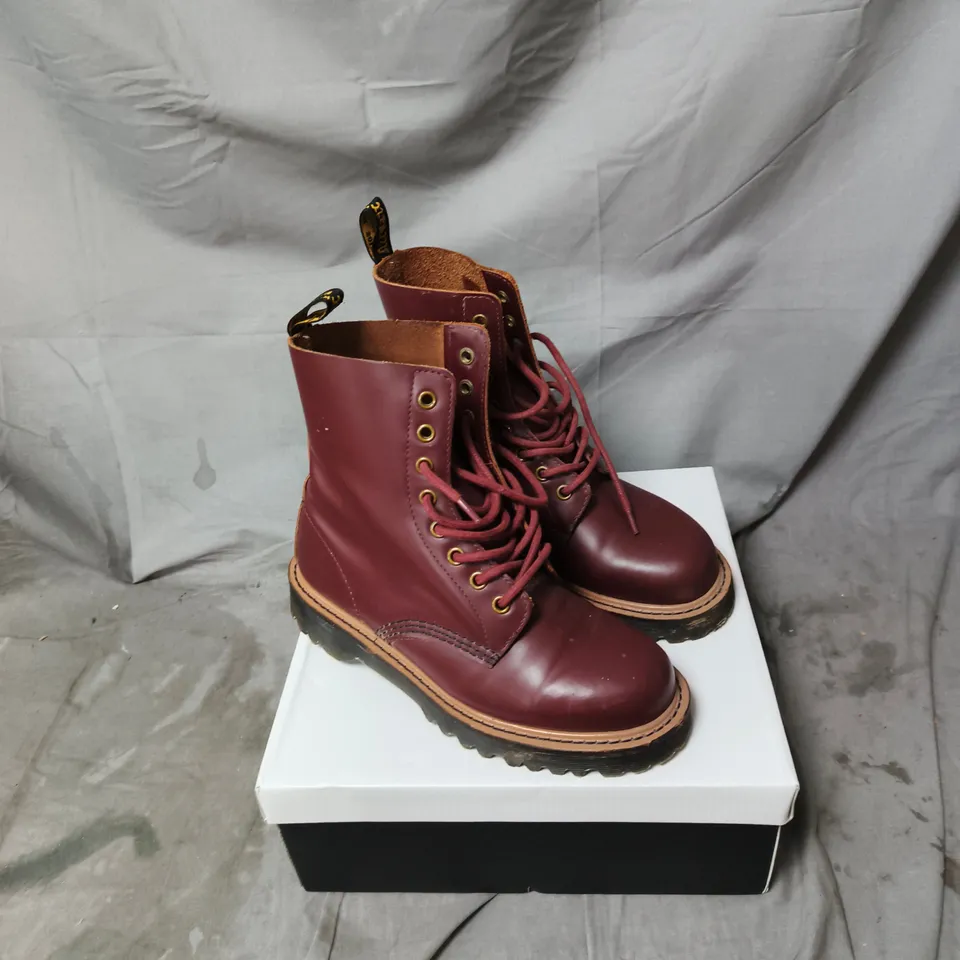 LADY GLORY BURGUNDY LEATHER BOOTS UK SIZE 5. USED
