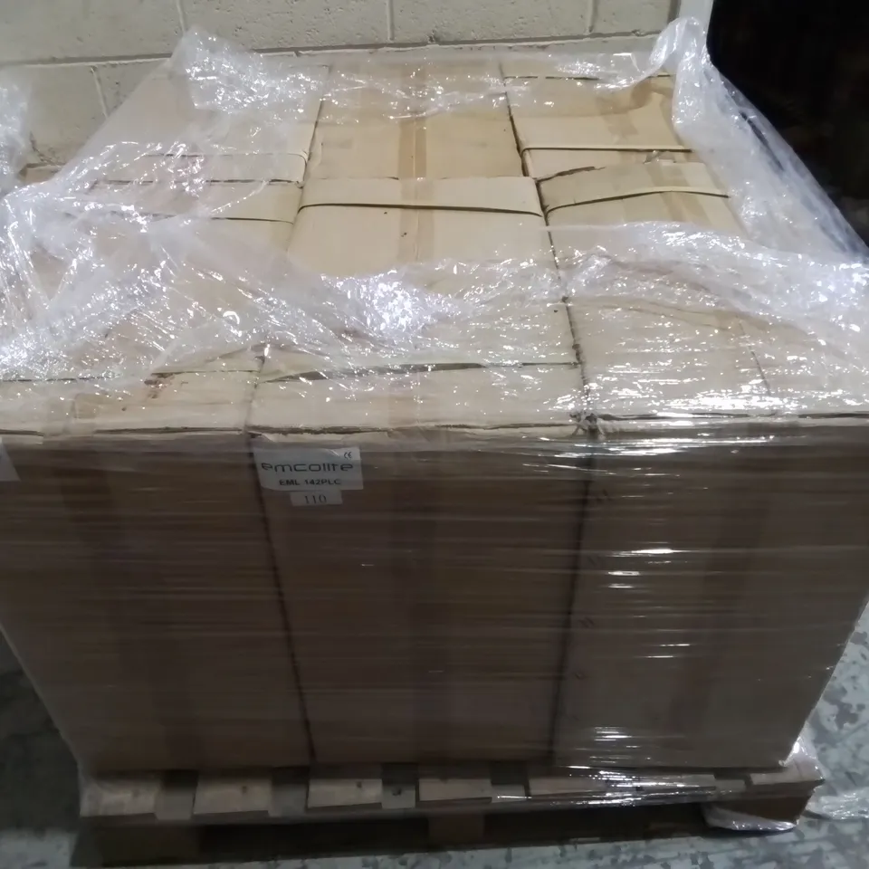 PALLET CONTAINING APPROXIMATELY 60 EMCOLITE EML 142 PLC OUTDOOR LIGHTS