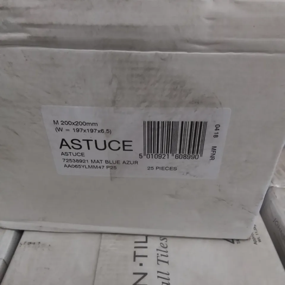 PALLET TO CONTAIN APPROX 96 X PACKS OF JOHNSON BRAND NEW ASTUCE GLAZED WALL TILES IN MAT BLUE AZUR - 25 TILES PER PACK // TILE SIZE: 197 X 197 X 6.5mm