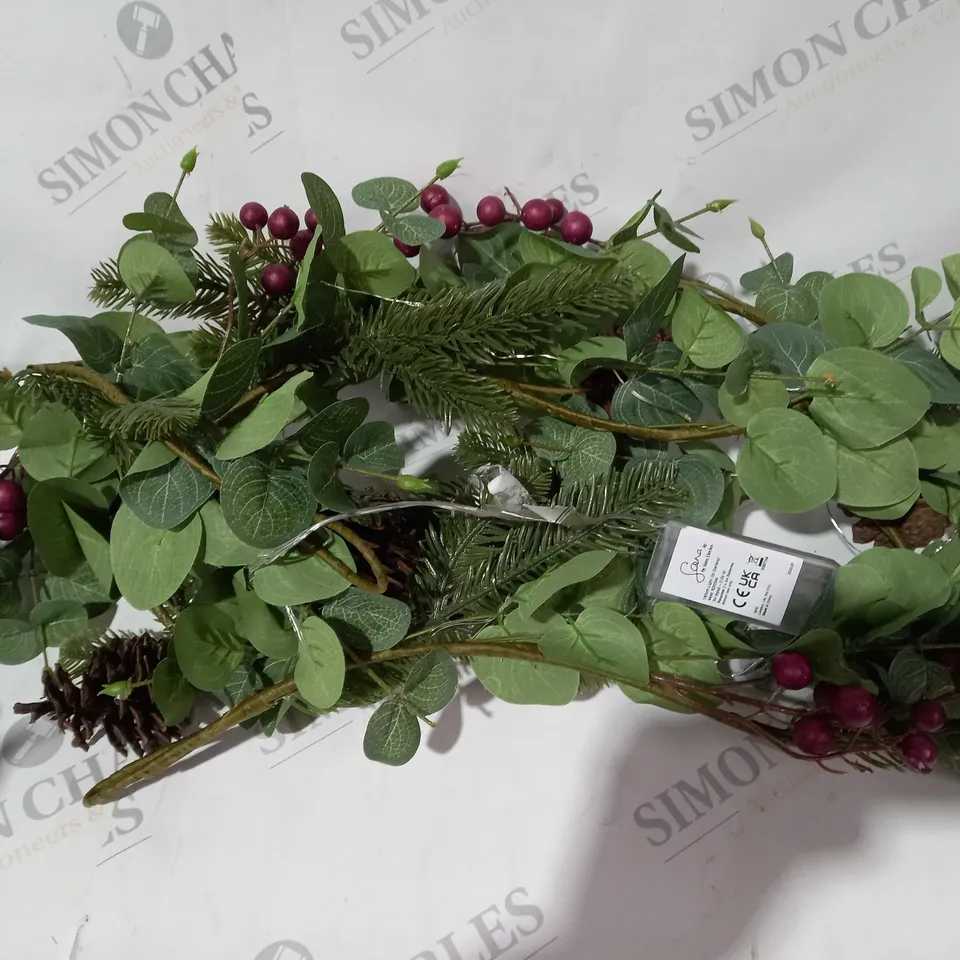 SARA DAVIES EUCALYPTUS AND BERRY PRE LIT GARLAND 