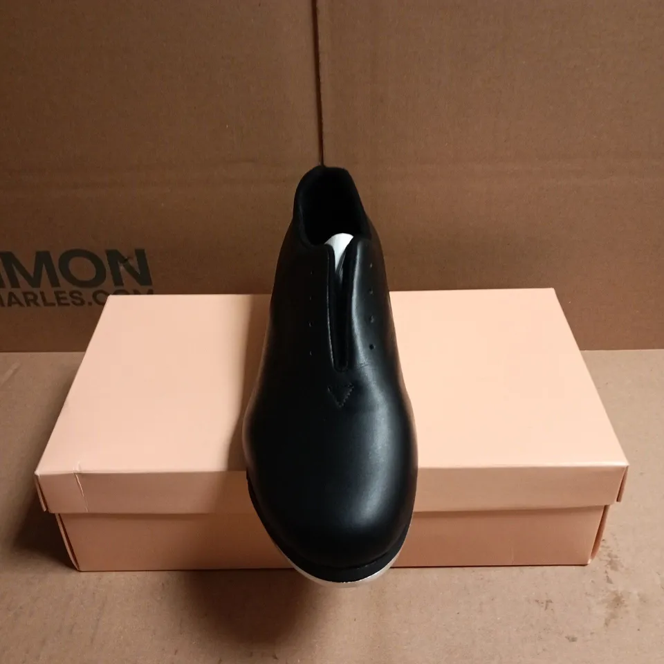 BOXED PAIR OF BLOCH LEATHER JAZZ TAP SHOES - 7