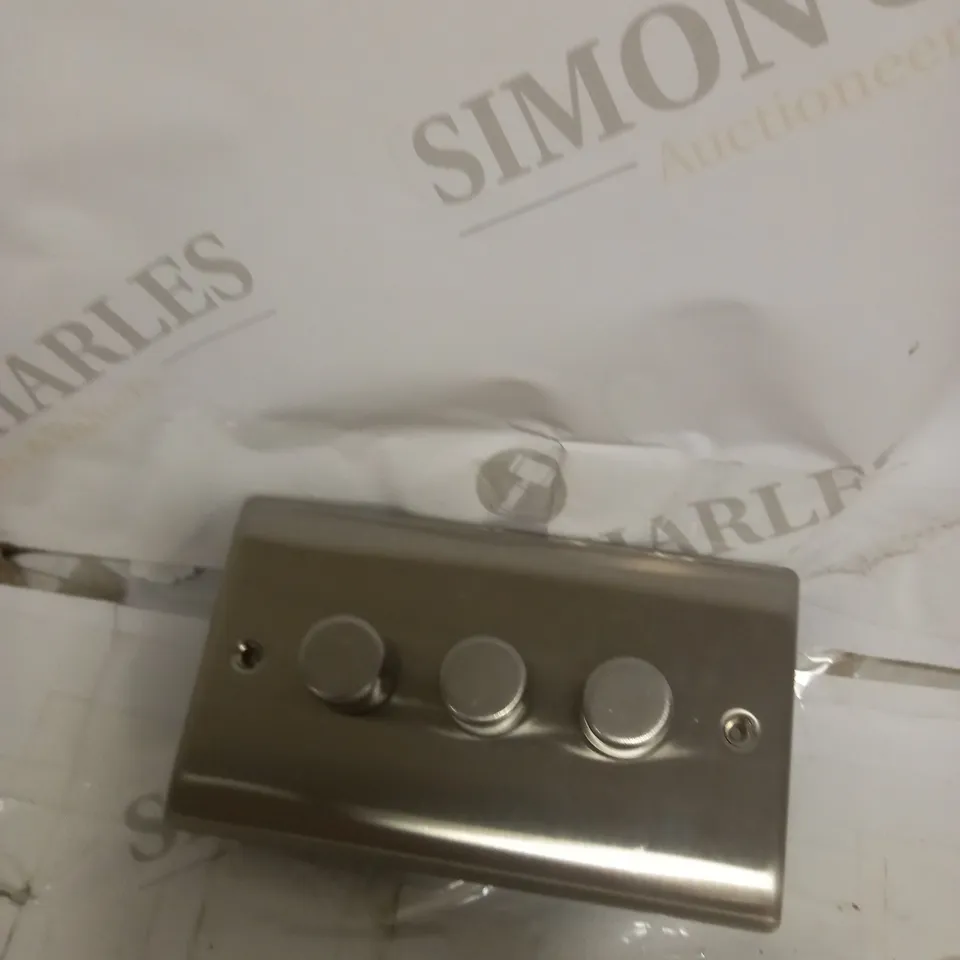 BG ELECTRICAL NBS83P-01 TRIPLE INTELLIGENT DIMMER LIGHT SWITCH