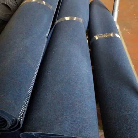 ROLL OF QUALITY CARPET IN DARK BLUE - SIZE UNSPECIFIED