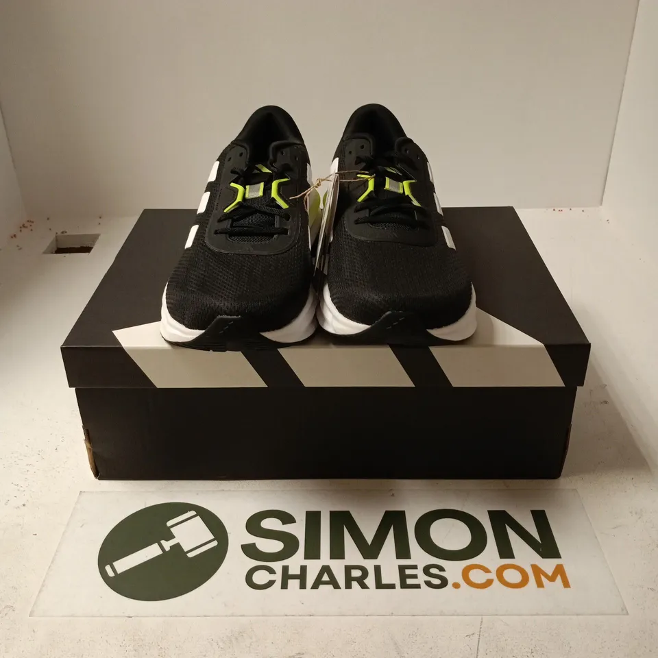 BOXED PAIR OF ADIDAS GALAXY 7 M TRAINERS IN BLACK/WHITE - UK 11