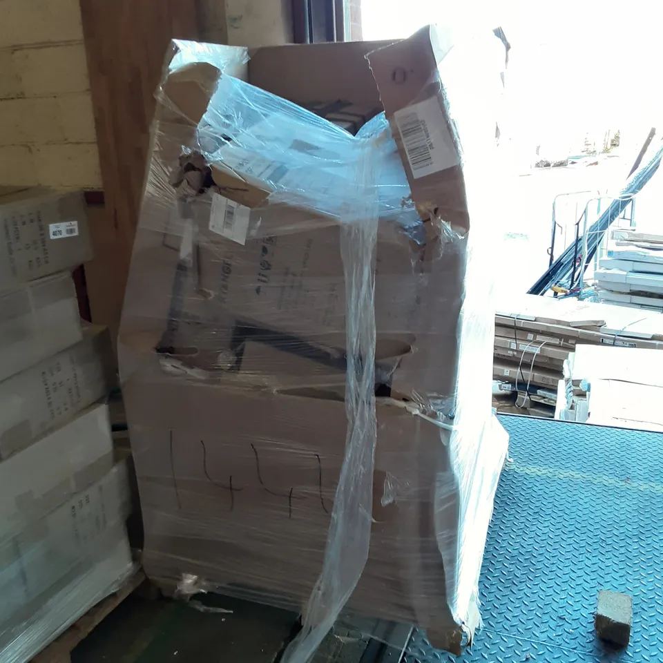 PALLET OF ASSORTED PRODUCTS INCLUDING SINK FENCE, HONEY TURNING PEEL, RECCI BEDDING, GRANDPATIO FOLDING CHAIR, RYANGEL OFFICE CHAIR, CAKESMITHS CAKE FOR COFFEE 