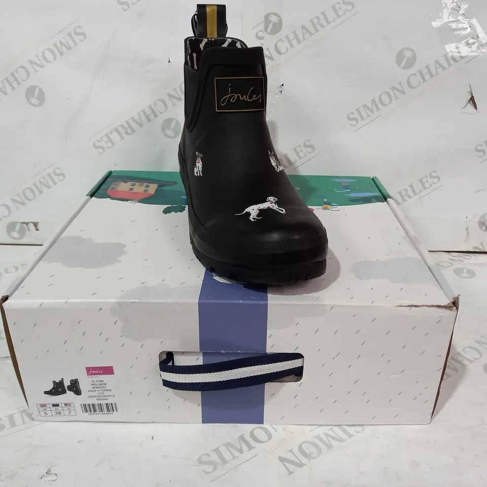 BOXED PAIR OF JOULES WELLIBOBS IN BLACK W. DOG DESIGNS UK SIZE 5