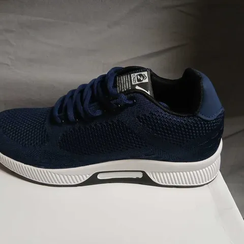 CONZURI NAVY KNIT TRAINERS – UNISEX, UK 8 (EU 42; US M 9 / US W 10) 