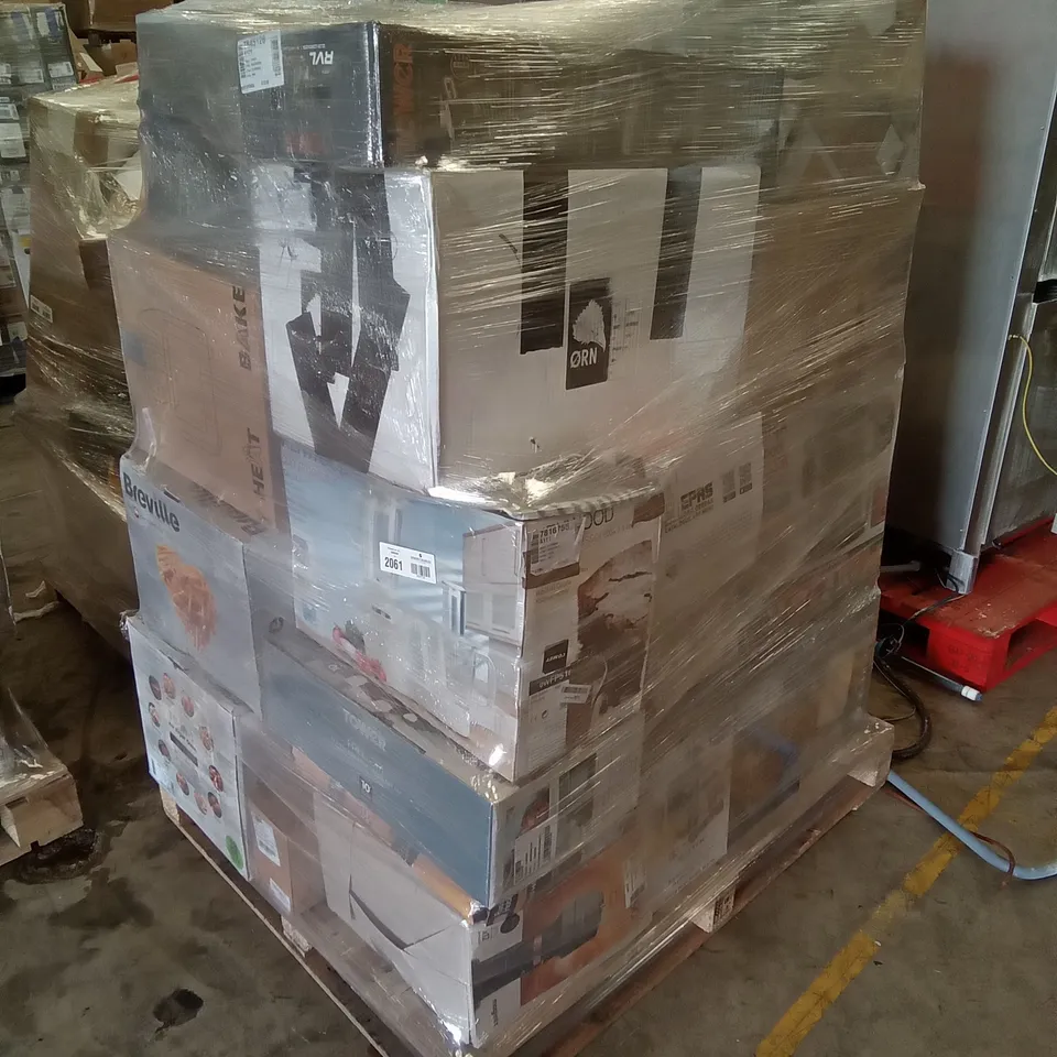 PALLET OF APPROXIMATELY 33 ASSORTED ITEMS INCLUDING: