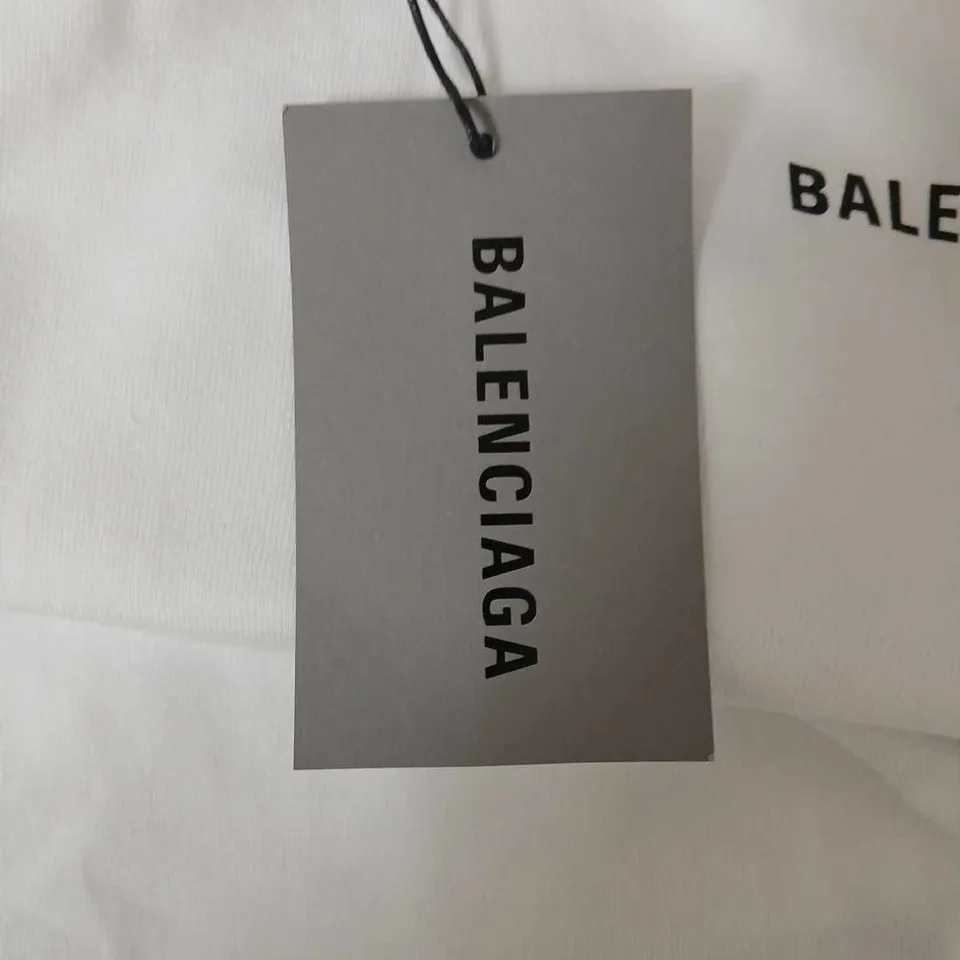 BALENCIAGA WARDROBE UNISEX WHITE T-SHIRT WITH BACK LOGO SIZE M