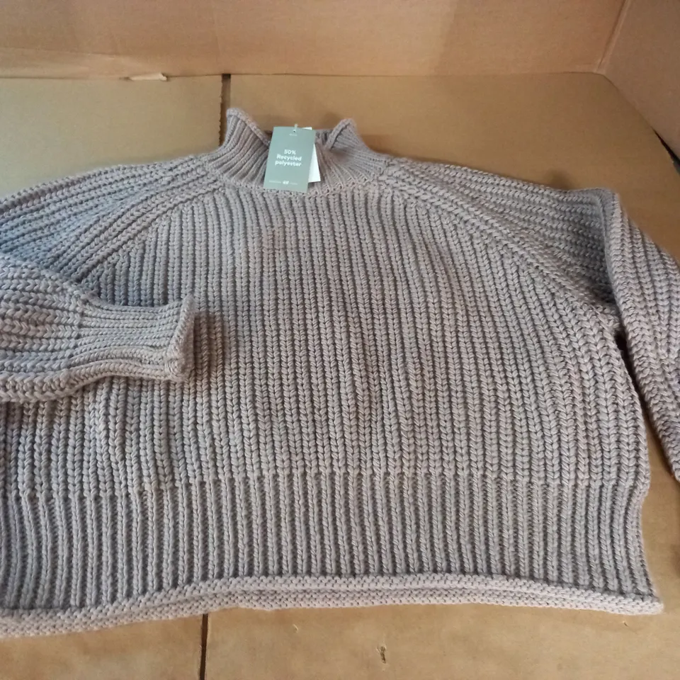 H&M CABLE KNIT JUMPER IN NATURAL - XXL