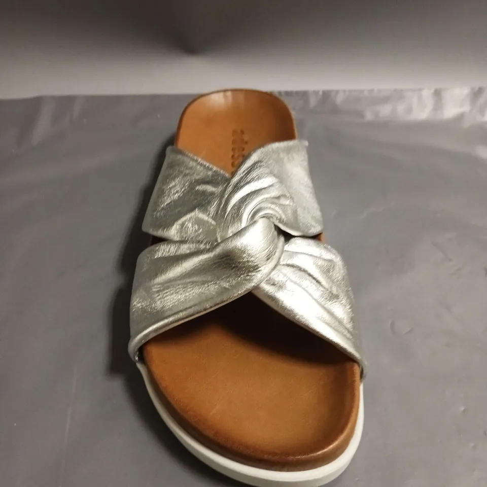 ADESSO LADIES SLIDERS SILVER SIZE EU 39
