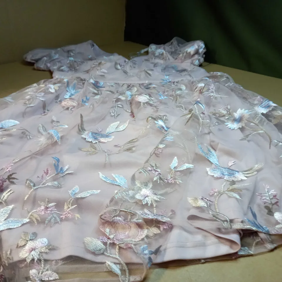 CHI CHI DUSTY PINK/NET CURTAIN OCCASION DRESS - SIZE 20