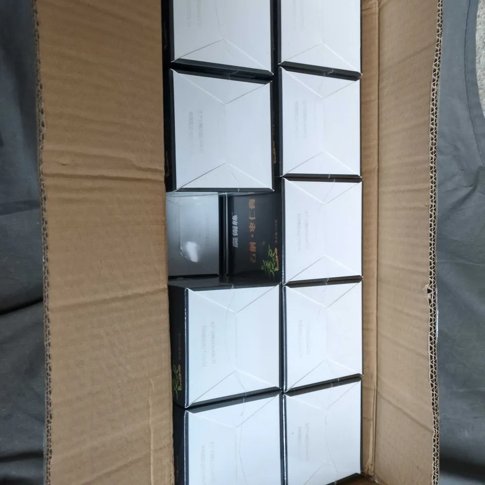 BOX OF APPROXIMATELY 20 MAGIC SILK DENDROBIUM AND JUJUBE KERNEL PASTE (HERBAL HEALTH SUPPLEMENT) 