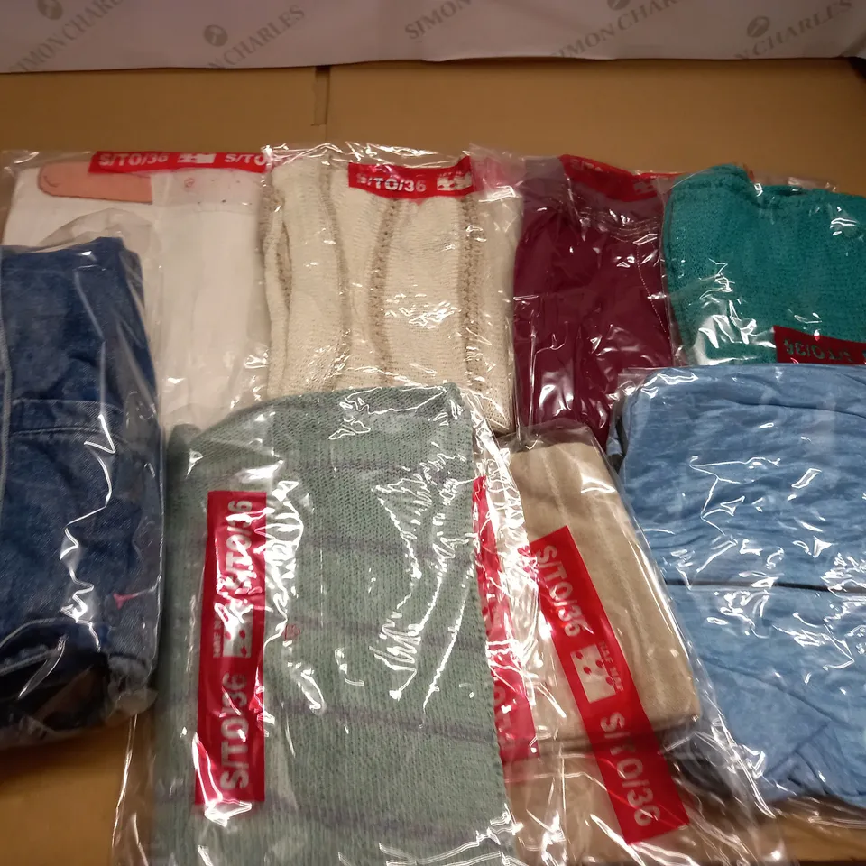 LOT OF APPROXIMATELY 25 ASSORTED AS NEW CLOTHING ITEMS - size unspecified