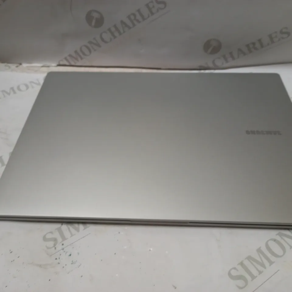 SAMSUNG GALAXY BOOK GO QUALCOMM 7C 4GB RAM SILVER LAPTOP 