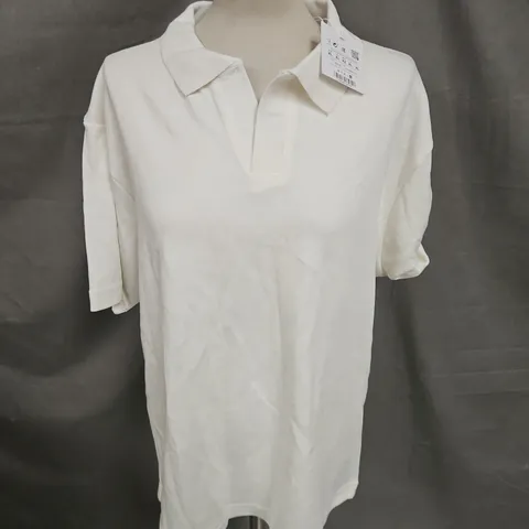 PULL & BEAR COLLARED SHIRT IN CREAM SIZE XL