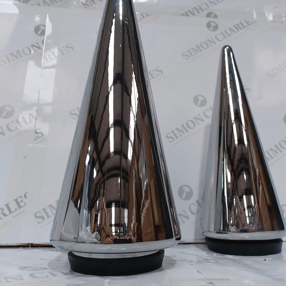 BOXED KELLY HOPPEN SET OF 2 INDOOR OUTDOOR PRELIT GLASS DECOR - REFLECTIVE CONES