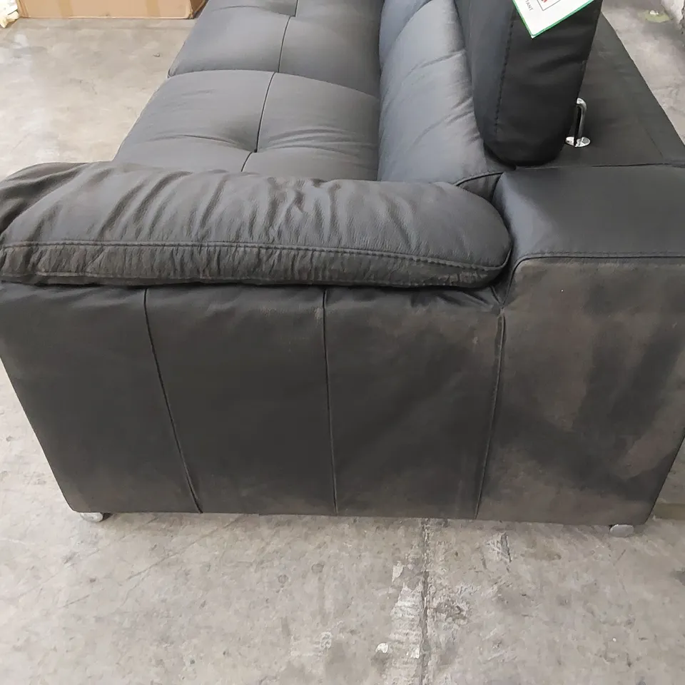DESIGNER LARGE BLACK LEATHER UPHOLSTERED SOFA WITH ADJUSTABLE HEAD REST 